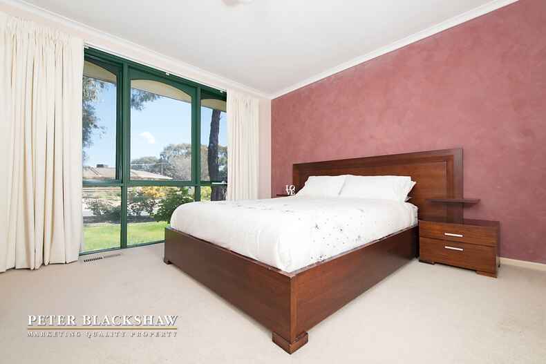 18 Graham Street Macgregor 18 Graham Street Macgregor