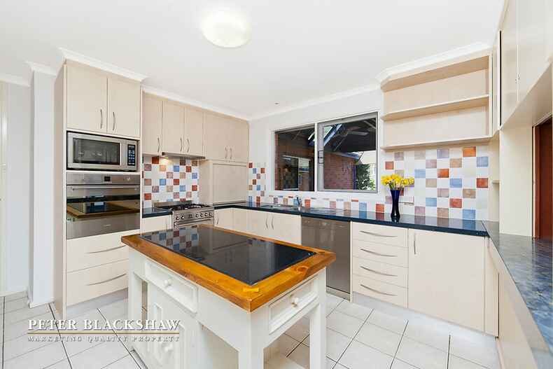 174 Captain Cook Crescent Narrabundah 174 Captain Cook Crescent Narrabundah