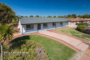 1 Patanga Gardens Queanbeyan