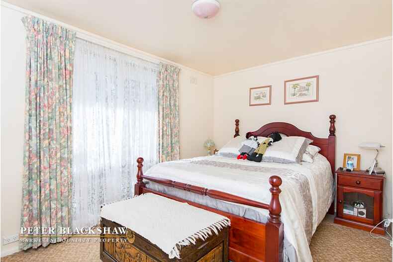 6 Sutton Place Farrer 6 Sutton Place Farrer