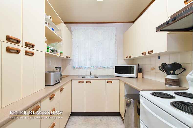 6 Sutton Place Farrer 6 Sutton Place Farrer