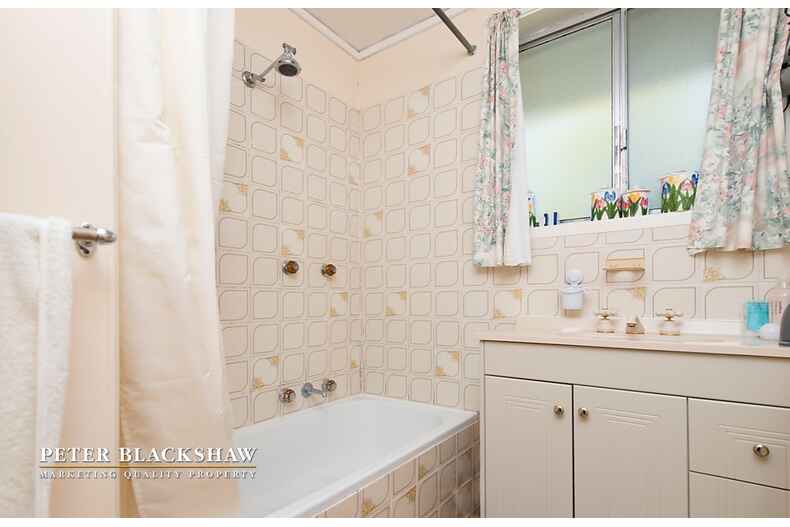 6 Sutton Place Farrer 6 Sutton Place Farrer