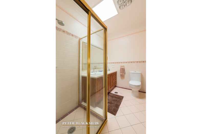 2 Decker Place Fadden 2 Decker Place Fadden