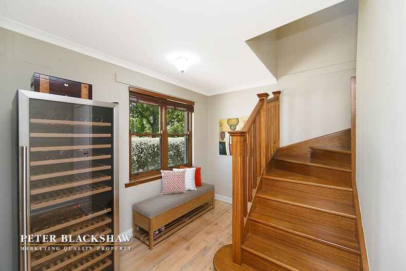 19 Sturt Avenue Narrabundah 19 Sturt Avenue Narrabundah
