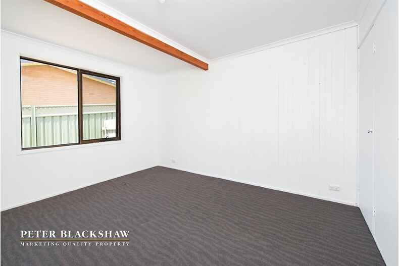 2/1A Sullivan Crescent Wanniassa 2/1A Sullivan Crescent Wanniassa