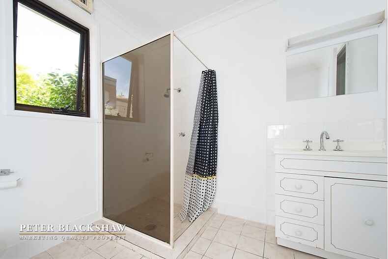 2/1A Sullivan Crescent Wanniassa 2/1A Sullivan Crescent Wanniassa