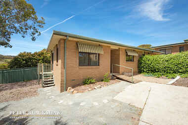 2/1A Sullivan Crescent Wanniassa