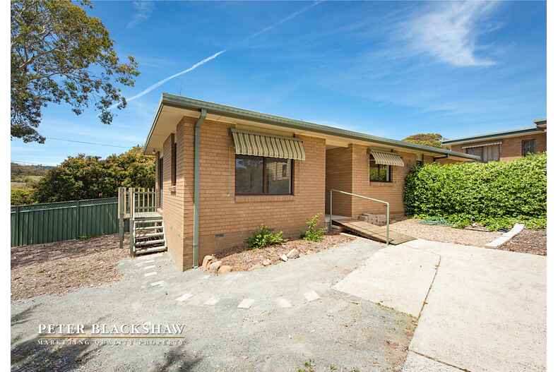 2/1A Sullivan Crescent Wanniassa