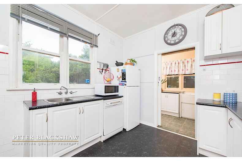 21 Crest Road Queanbeyan 21 Crest Road Queanbeyan