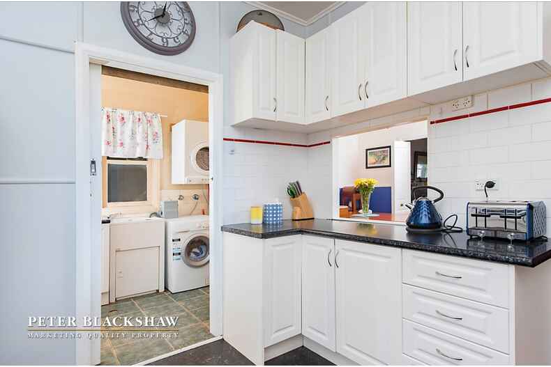 21 Crest Road Queanbeyan 21 Crest Road Queanbeyan