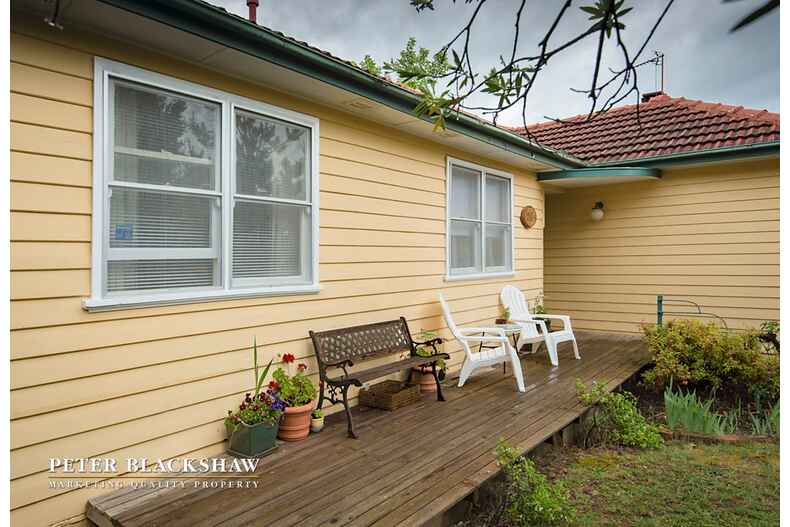 21 Crest Road Queanbeyan 21 Crest Road Queanbeyan