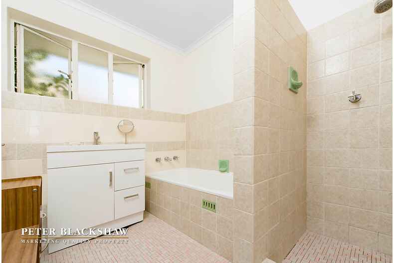 8 Mosman Place Narrabundah