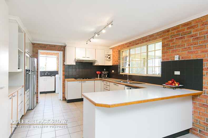 19 Parkview Crescent Jerrabomberra 19 Parkview Crescent Jerrabomberra