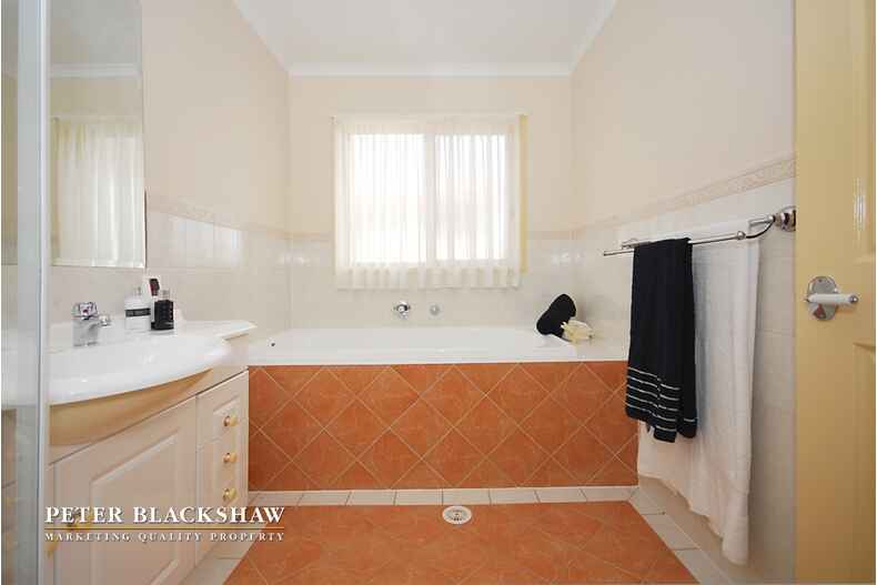 2/21 Temperley Street Nicholls