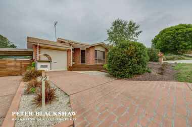 Lot 4/72 Harry Hopman Circuit Gordon