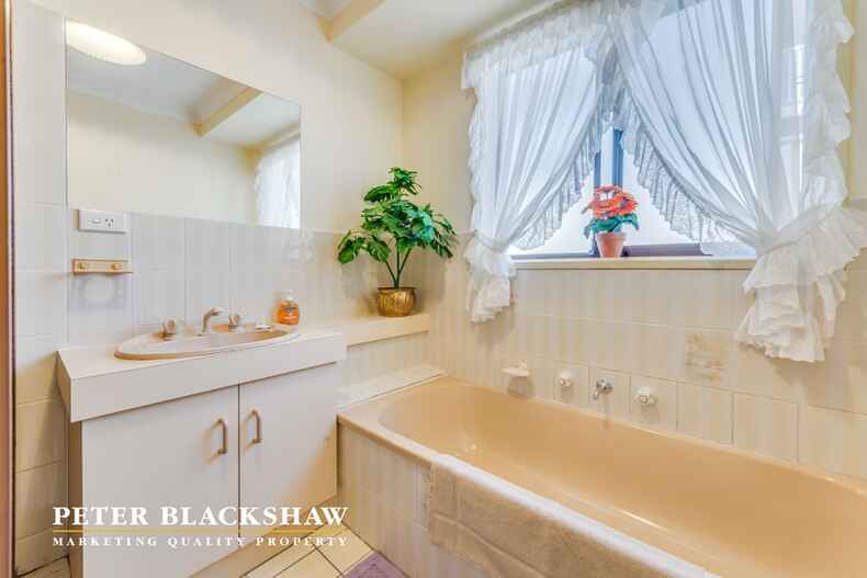 6 Crommelin Place Chisholm 6 Crommelin Place Chisholm