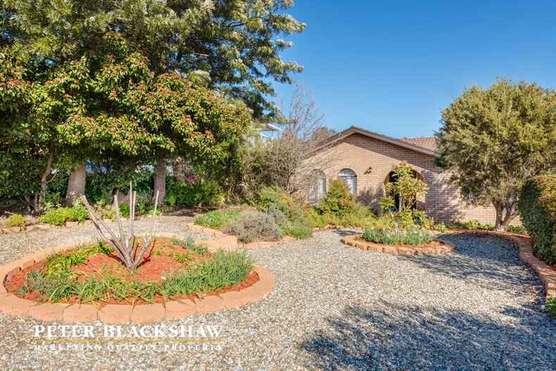 6 Crommelin Place Chisholm 6 Crommelin Place Chisholm