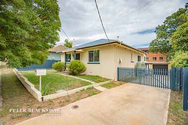 17 Crest road Queanbeyan