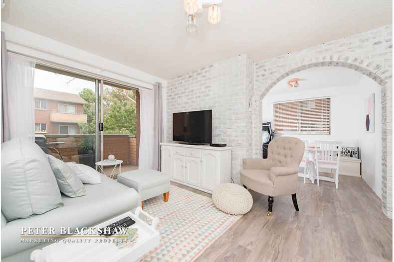 7/4 Mowatt Street  Queanbeyan