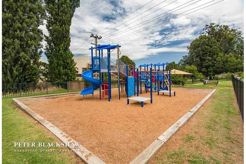 7/4 Mowatt Street  Queanbeyan