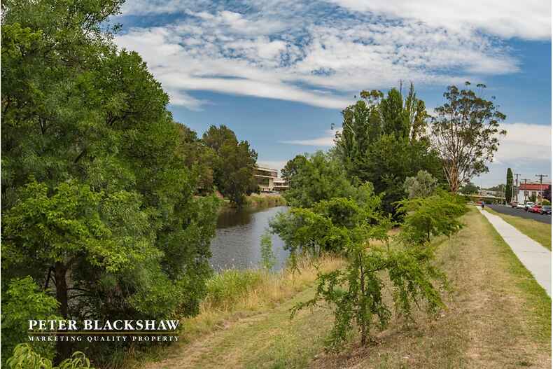 7/4 Mowatt Street  Queanbeyan