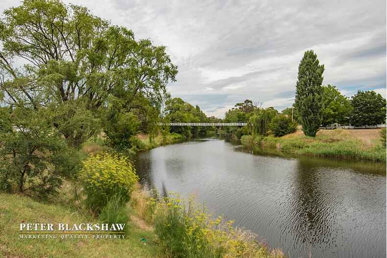 7/4 Mowatt Street  Queanbeyan