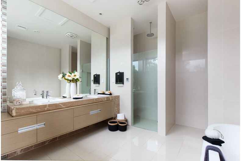 10/15 Dalman Street O'Malley 10/15 Dalman Street O'Malley