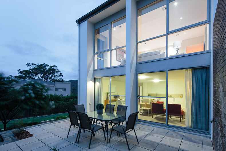 10/15 Dalman Street O'Malley 10/15 Dalman Street O'Malley