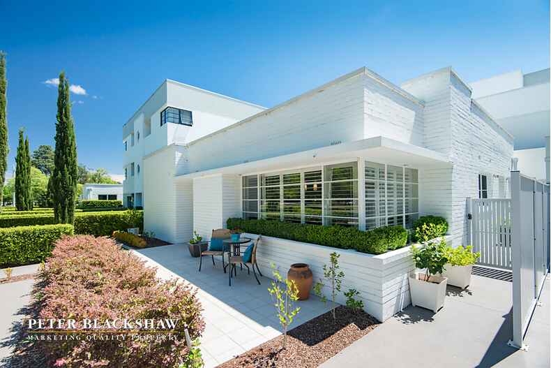 20/2 Cunningham Street Griffith