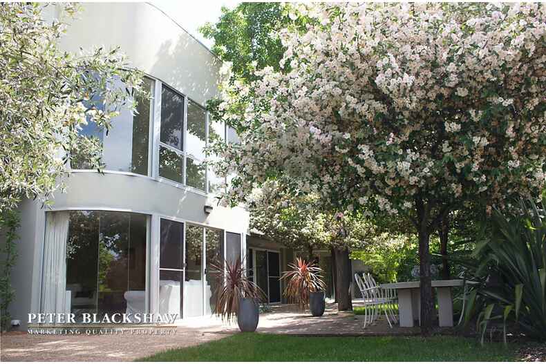 55 Mueller Street Yarralumla 55 Mueller Street Yarralumla