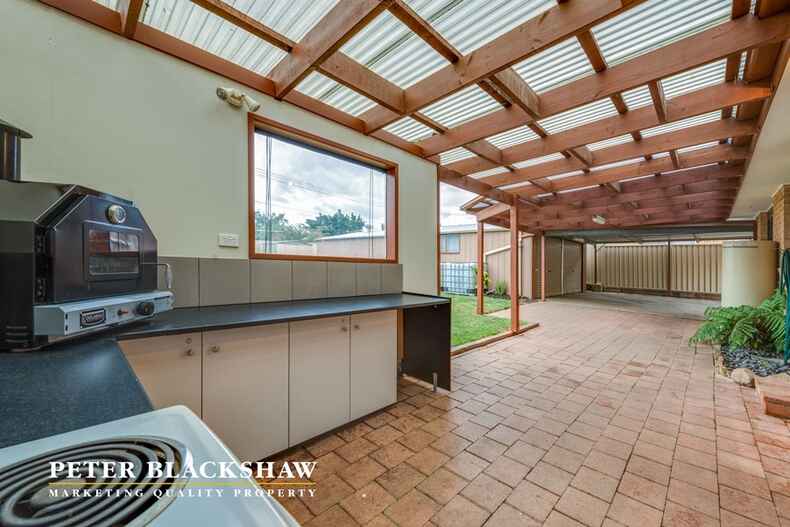 15 Kadina Crescent Isabella Plains 15 Kadina Crescent Isabella Plains