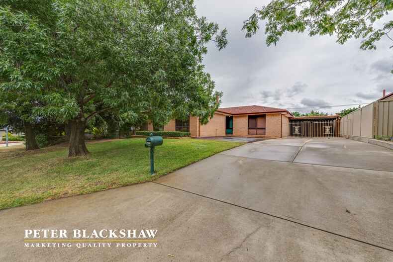 15 Kadina Crescent Isabella Plains 15 Kadina Crescent Isabella Plains