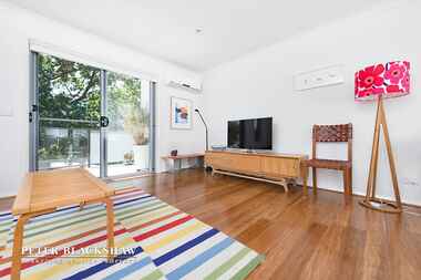 4/32 Stockdale Street Dickson