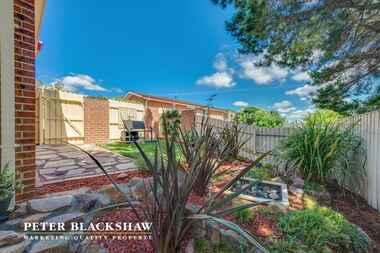 10/7 Justice Place Gordon