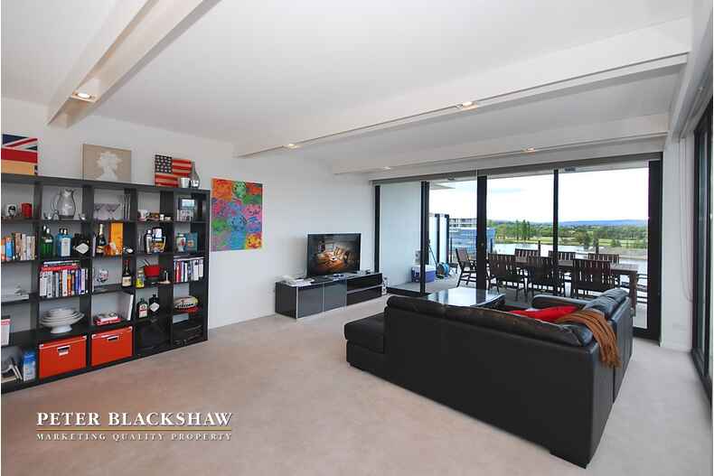 18/35 Eastlake Parade Kingston