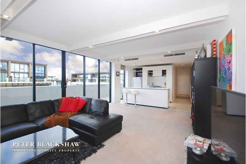 18/35 Eastlake Parade Kingston