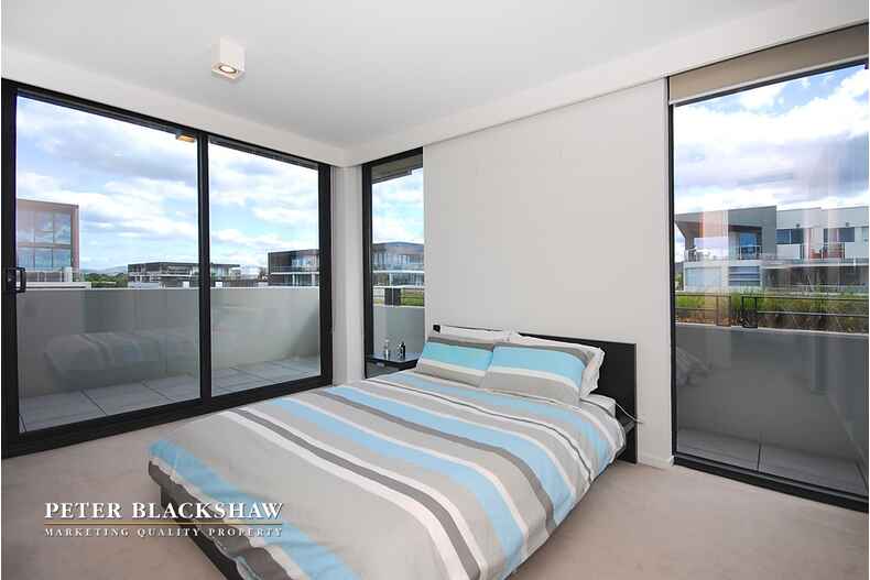 18/35 Eastlake Parade Kingston