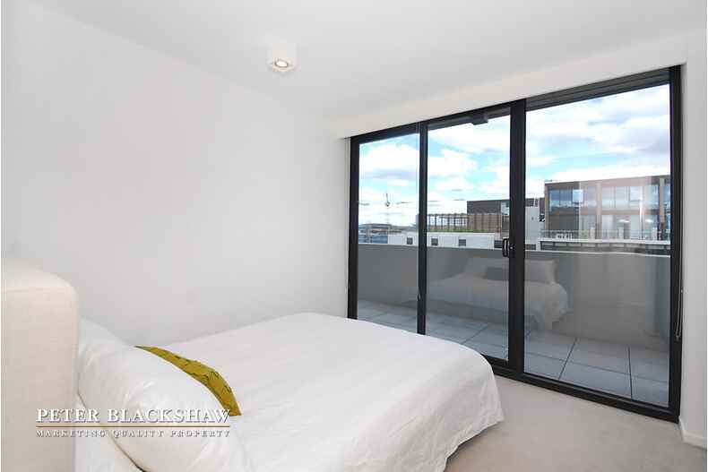 18/35 Eastlake Parade Kingston