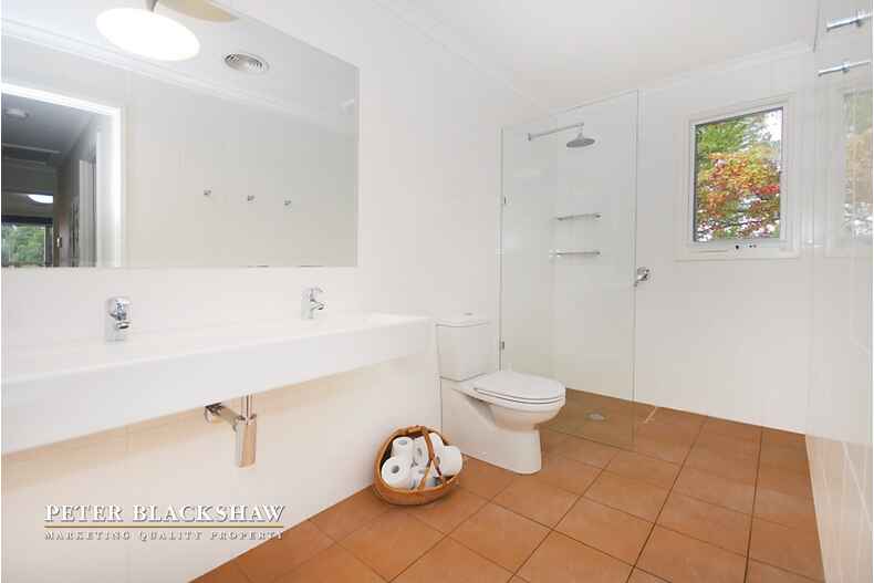 1 Landsborough Street Griffith