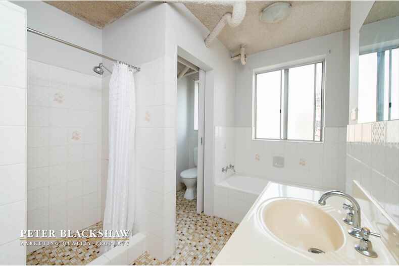 2/4 Velacia Place Queanbeyan