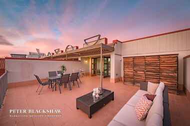 19/18 Captain Cook Crescent Griffith