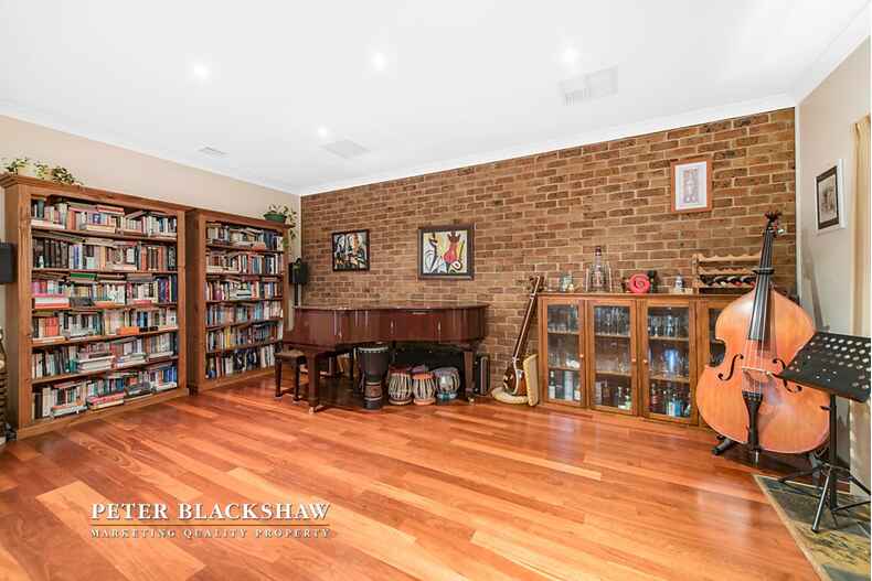 47 Mountain Circuit Calwell