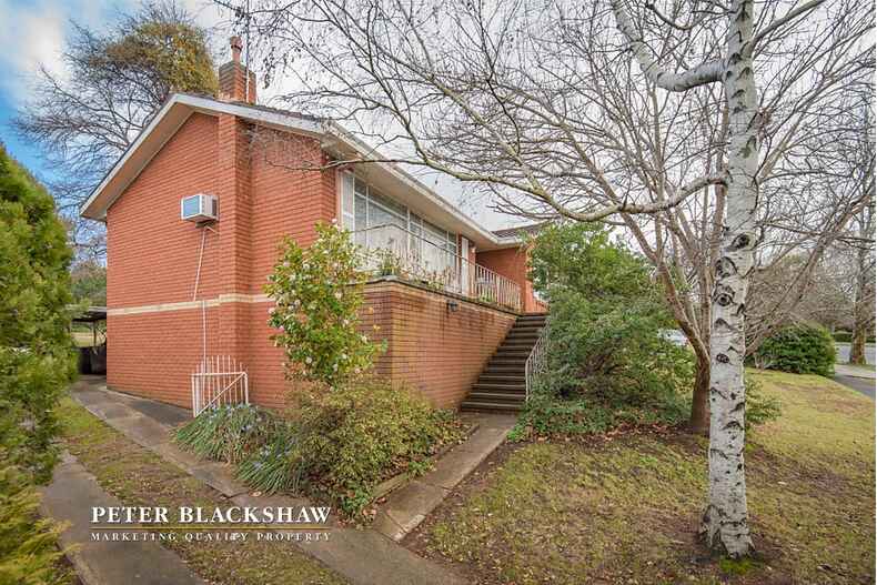 104 Kitchener Street Garran 104 Kitchener Street Garran