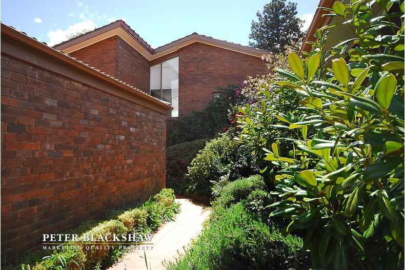 22 Lane Poole Place Yarralumla 22 Lane Poole Place Yarralumla