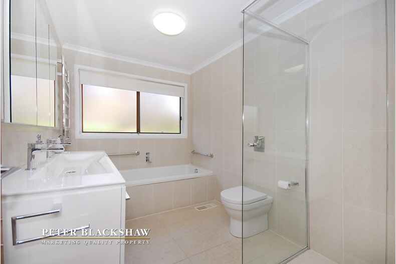 22 Lane Poole Place Yarralumla 22 Lane Poole Place Yarralumla