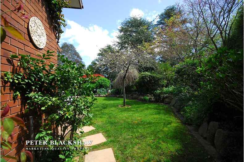22 Lane Poole Place Yarralumla 22 Lane Poole Place Yarralumla