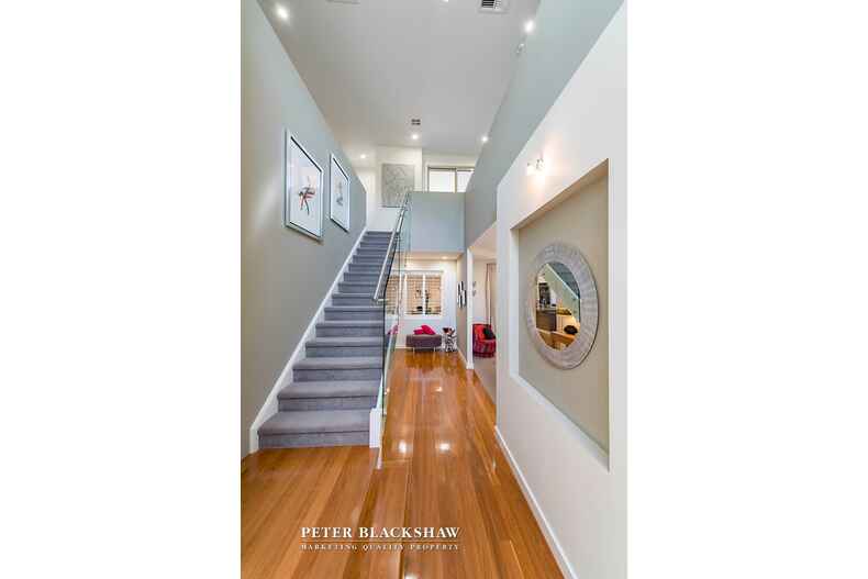 26 Hampton Circuit Yarralumla 26 Hampton Circuit Yarralumla