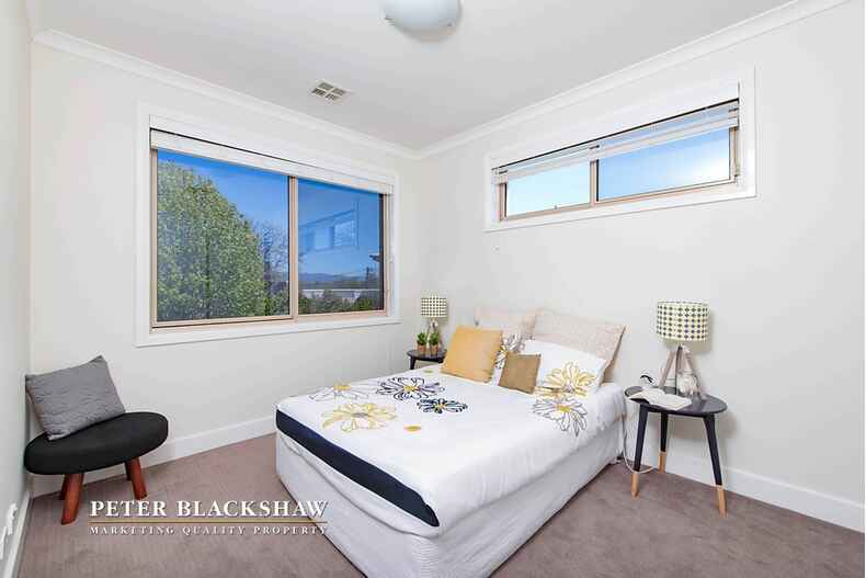 26 Hampton Circuit Yarralumla 26 Hampton Circuit Yarralumla