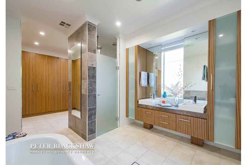 26 Hampton Circuit Yarralumla 26 Hampton Circuit Yarralumla