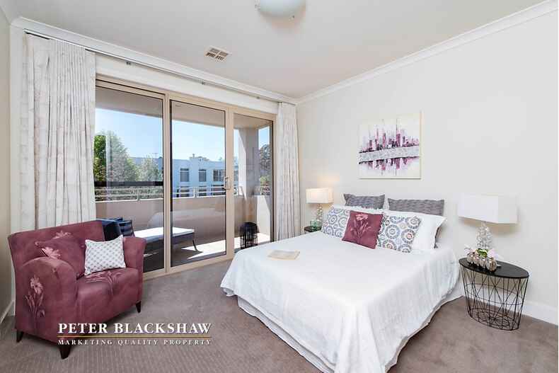 26 Hampton Circuit Yarralumla 26 Hampton Circuit Yarralumla